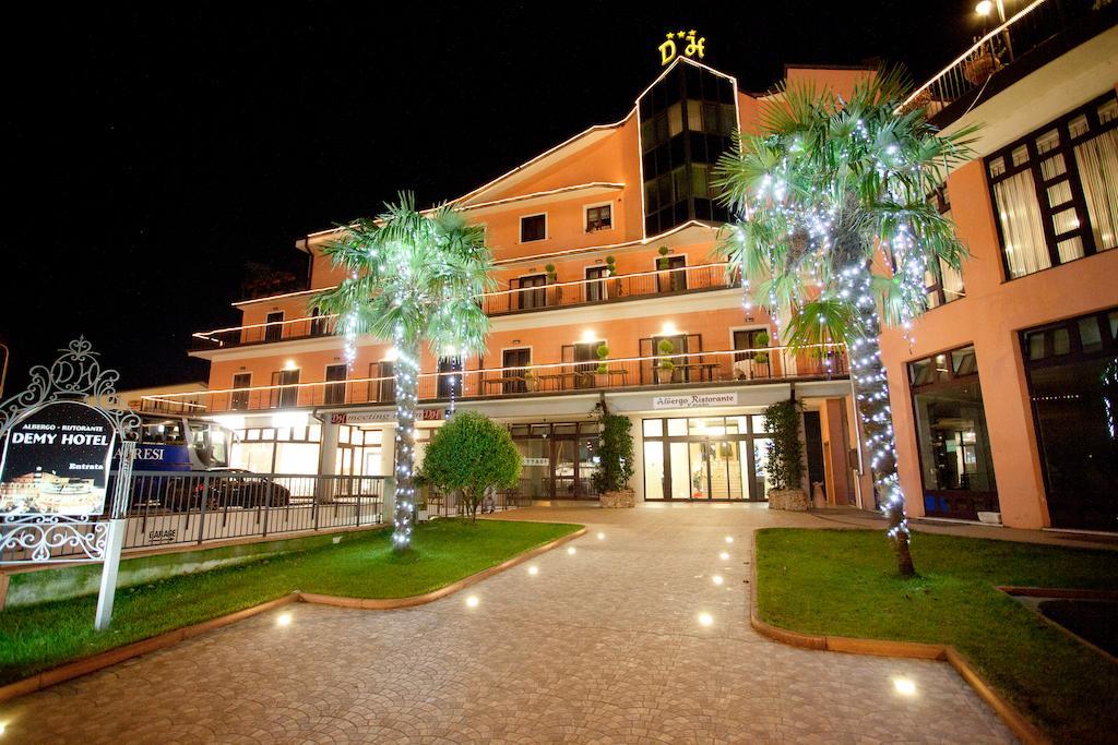 Demy Hotel Aulla Buitenkant foto